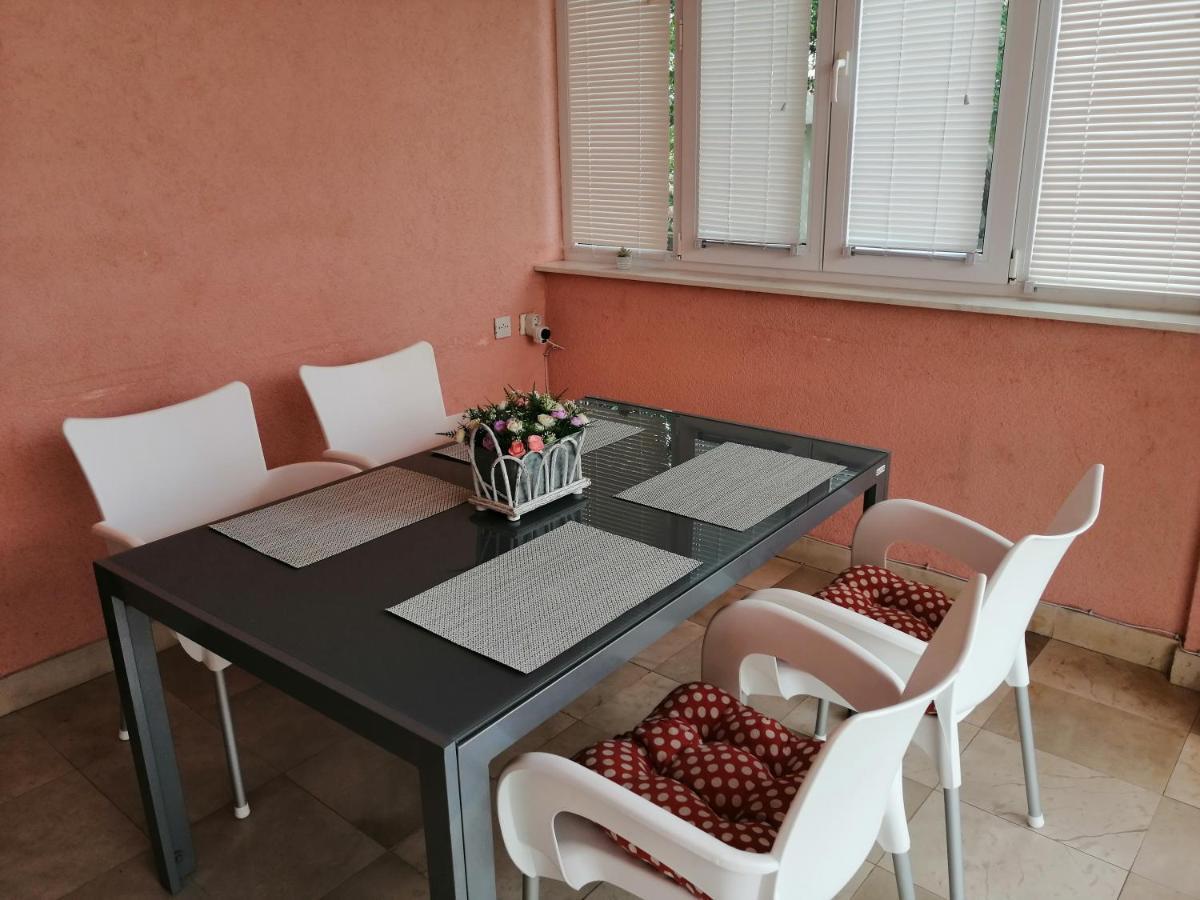 Apartman Mira Zaboric Dış mekan fotoğraf