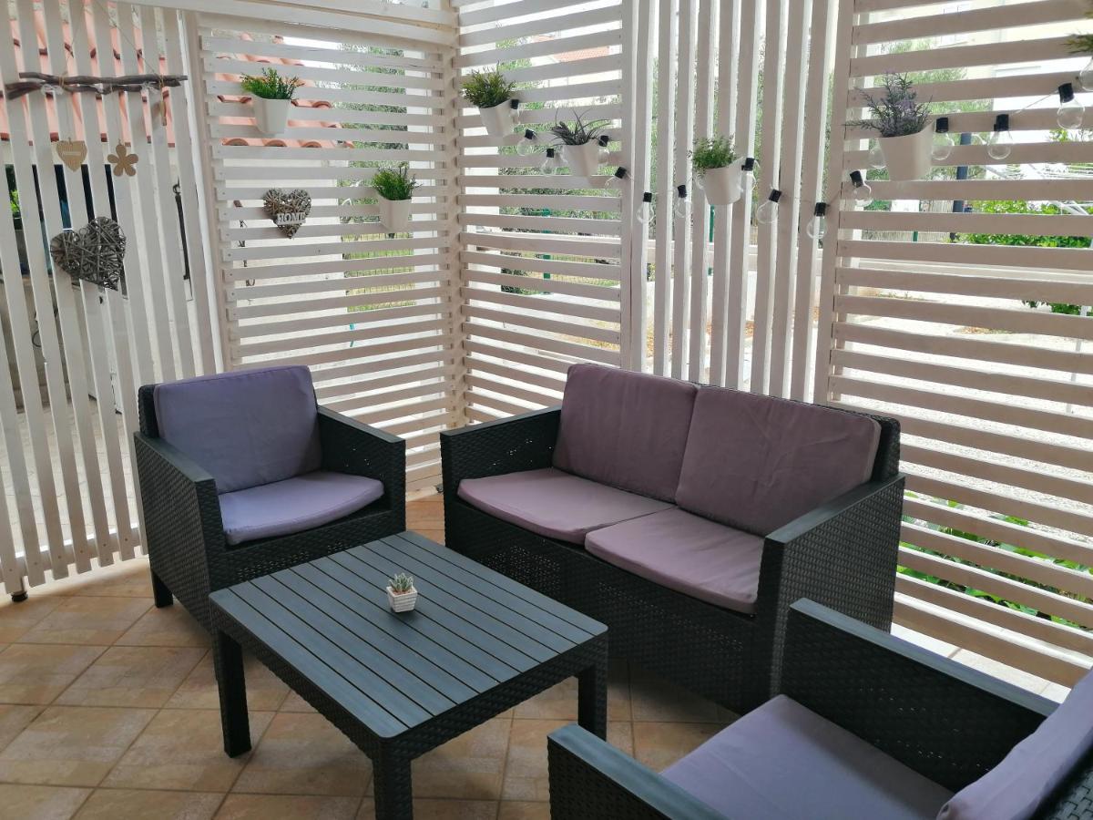 Apartman Mira Zaboric Dış mekan fotoğraf