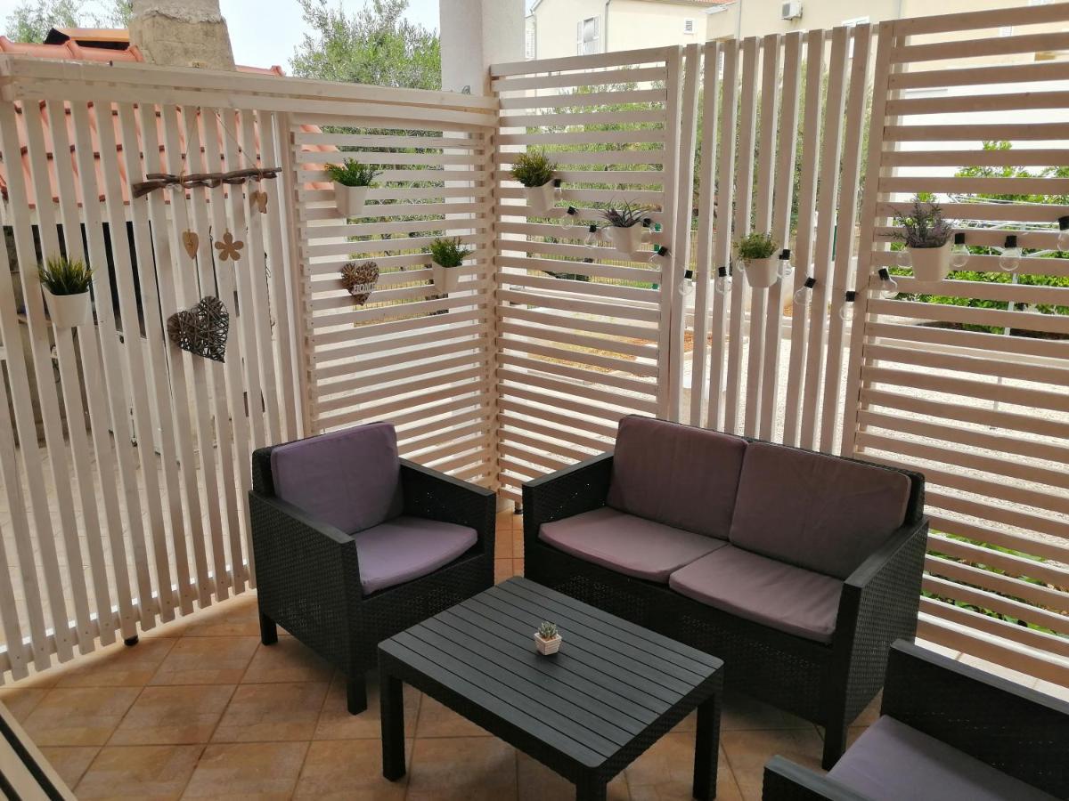 Apartman Mira Zaboric Dış mekan fotoğraf