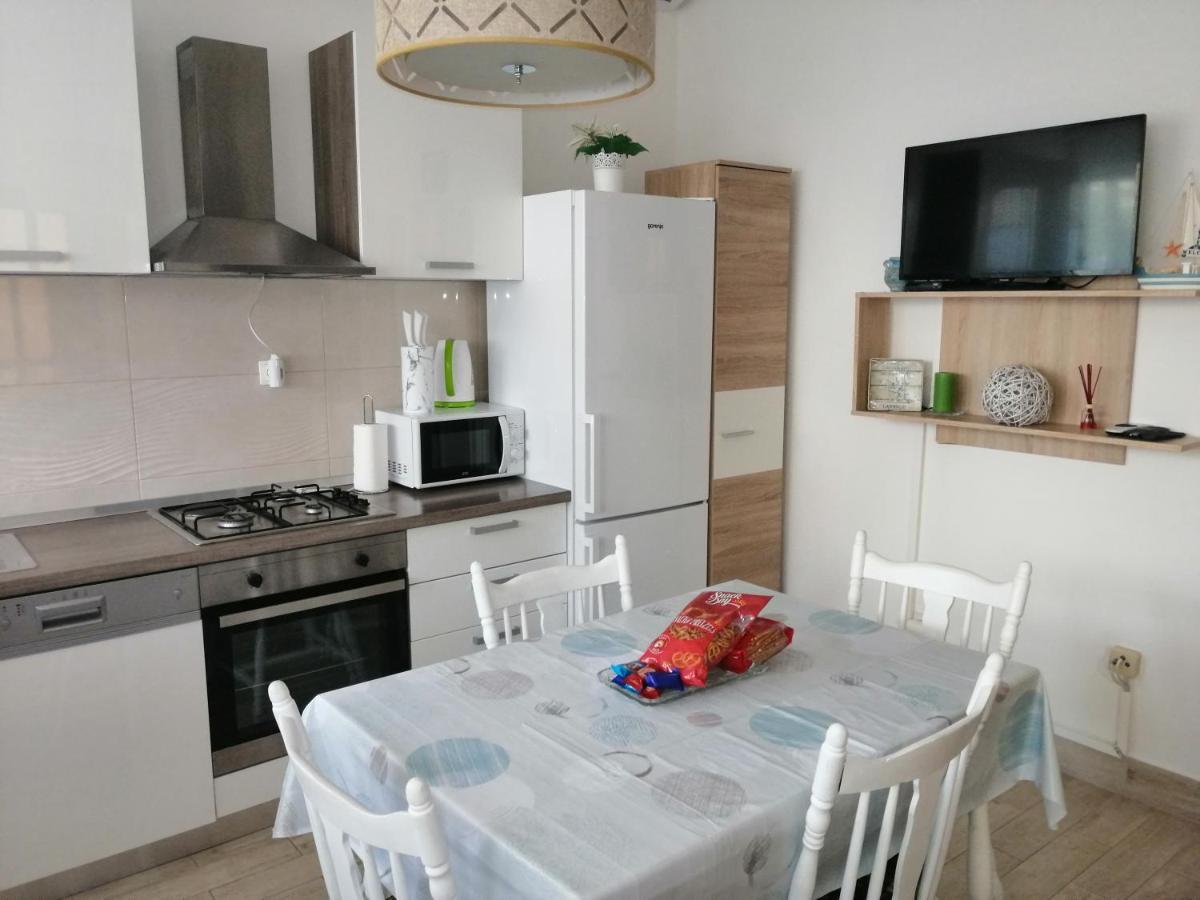Apartman Mira Zaboric Dış mekan fotoğraf