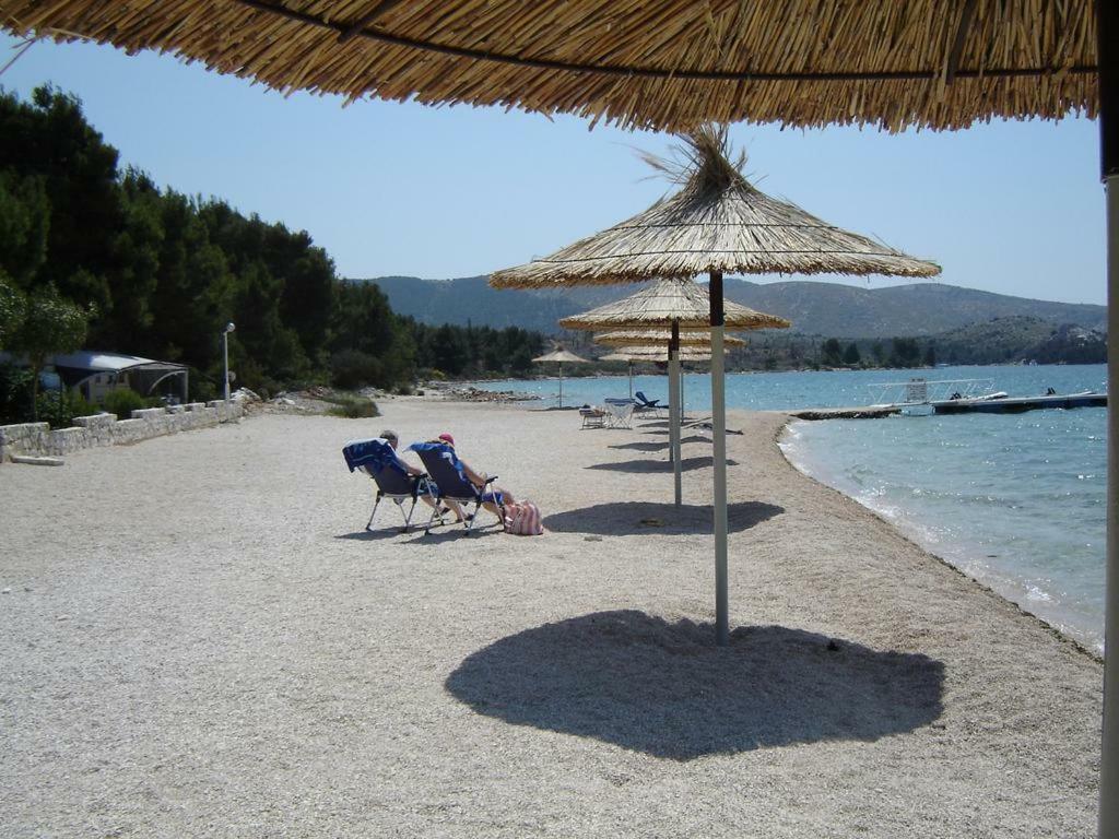 Apartman Mira Zaboric Dış mekan fotoğraf